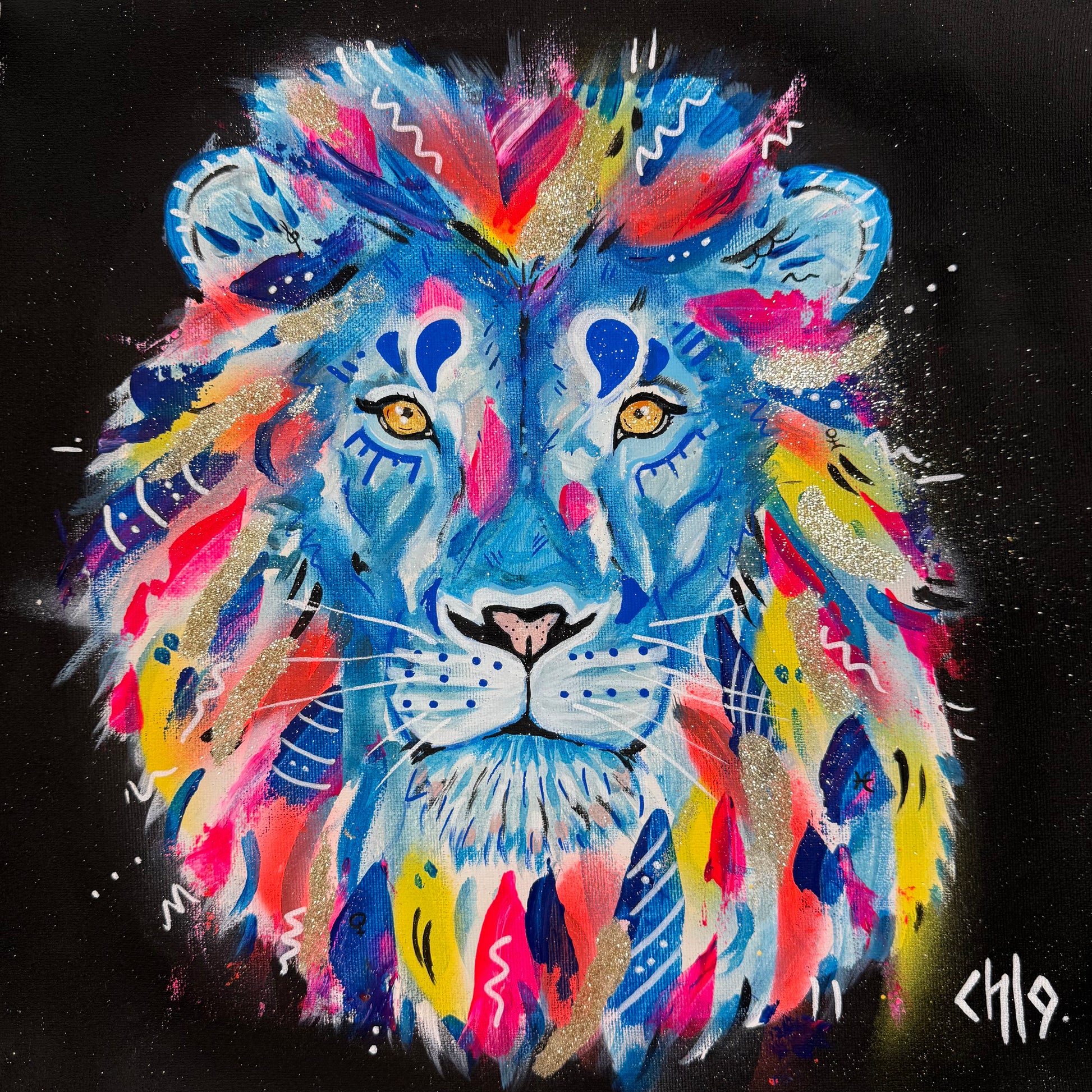 Reproduction d’art print d’un lion coloré issu d’une œuvre originale, portrait animalier contemporain sur fond sombre